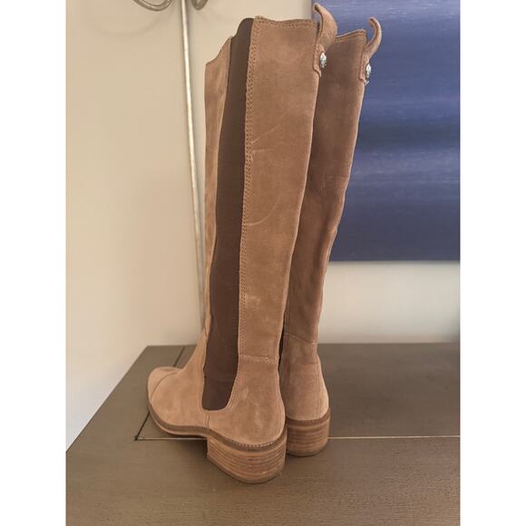 BCBGeneration Women's Judie Sz 6 Tan Camel Suede Brown Chelsea Pull On Boho - Picture 7 of 13